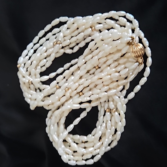 14KT Gold Freshwater Pearl Necklace. - Picture 4 of 11